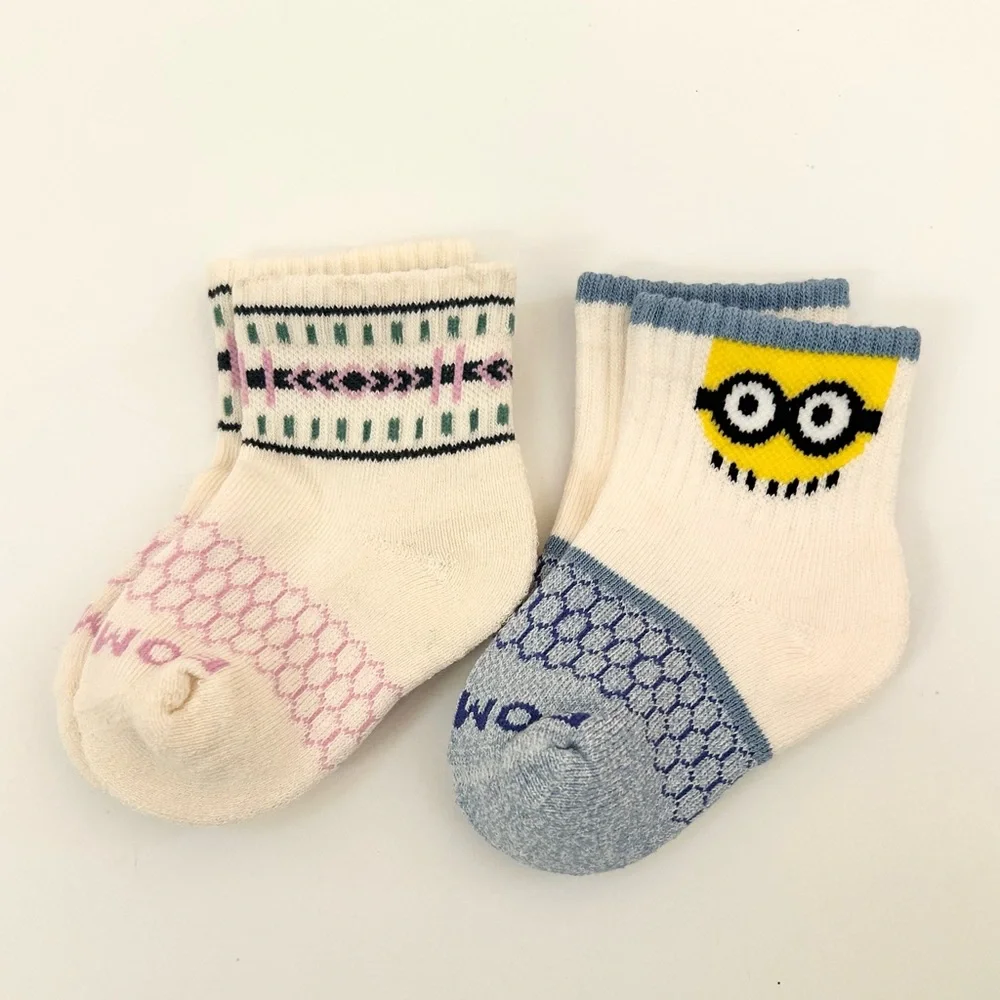 Bombas New 2 pair Disney Minion’s Calf Sock Toddlers Winter White Sock Blue
